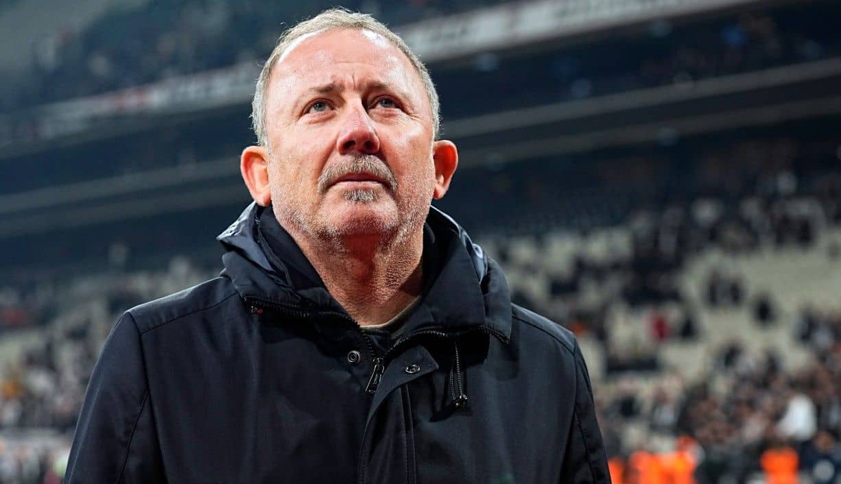 Beşiktaş Teknik Direktörü Sergen Yalçın, yönetimin önerdiği iki yıldız arasında seçimini yaptı