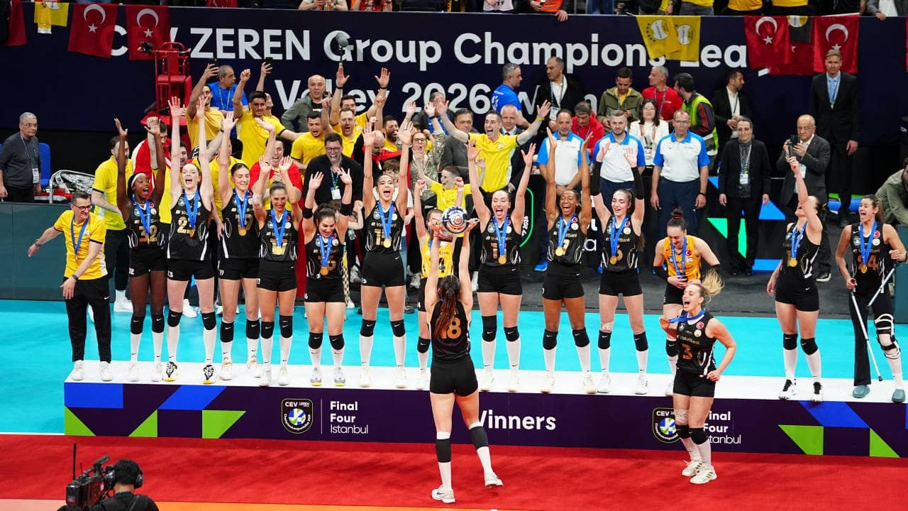 CEV Şampiyonlar Ligi'ndeki Türk derbisinde kazanan VakıfBank! 7. kez Avrupa'nın en büyüğü...