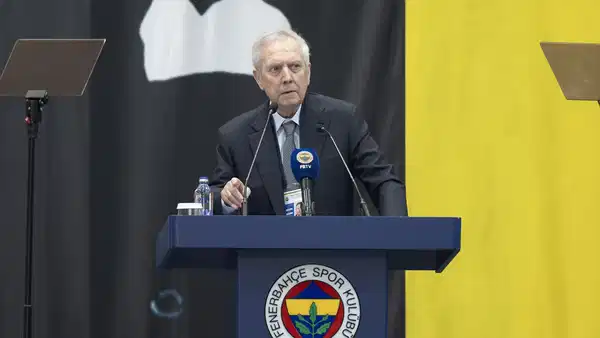 Aziz Yıldırım'dan transfer açıklaması: 'Yazılan oyuncular ve teknik direktör isimleri...'