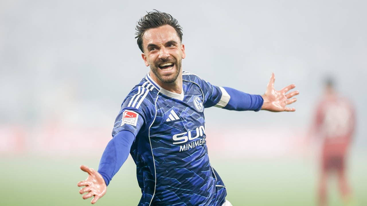 Kenan Karaman galibiyeti getirdi: Schalke, Bundesliga'ya geri döndü