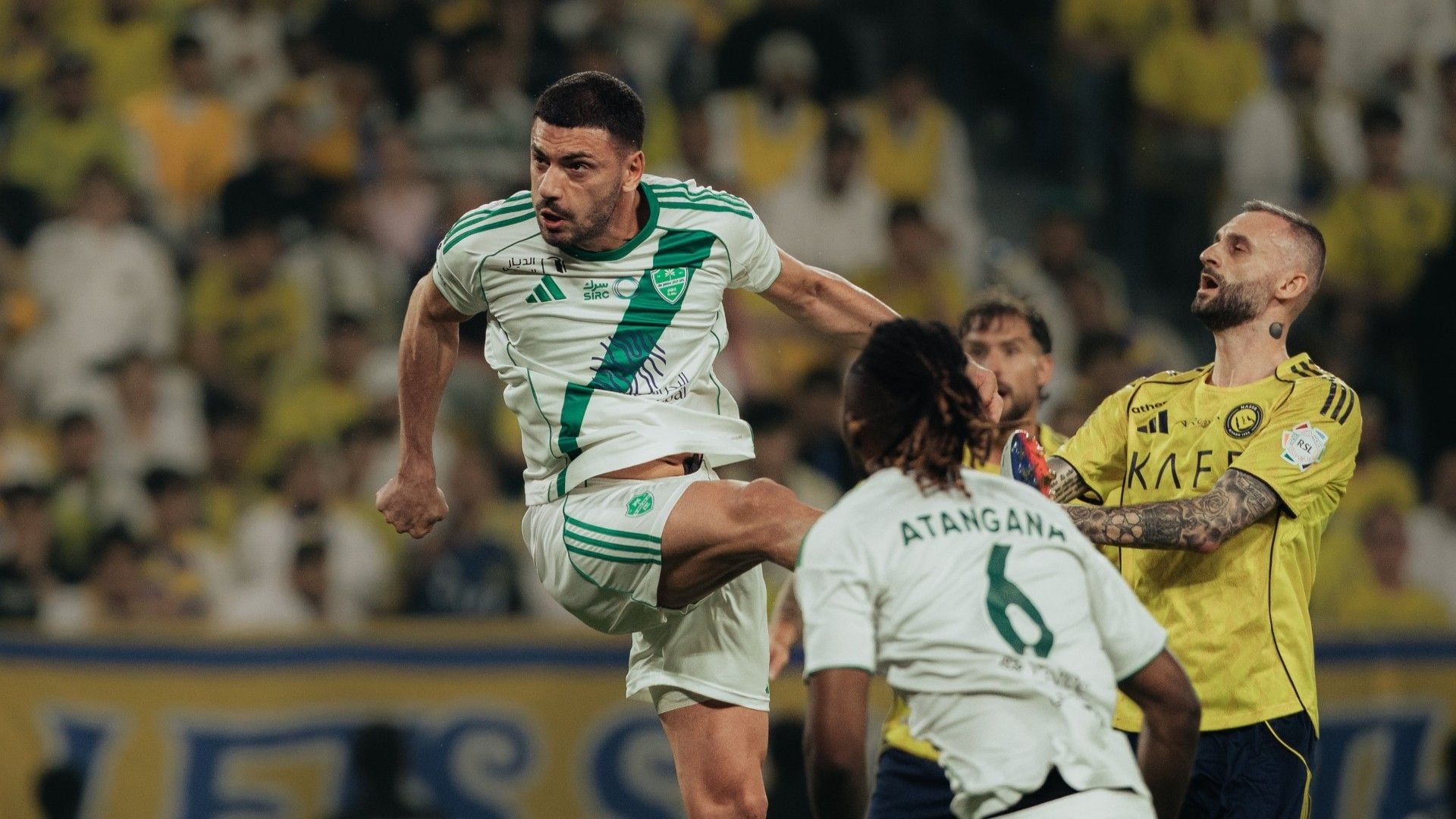 Merih Demiral'dan Al Nassr tribünlerine flaş hareket!