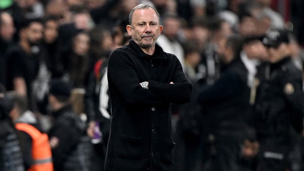 Beşiktaş taraftarından Trabzonspor maçında sessizlik protestosu!