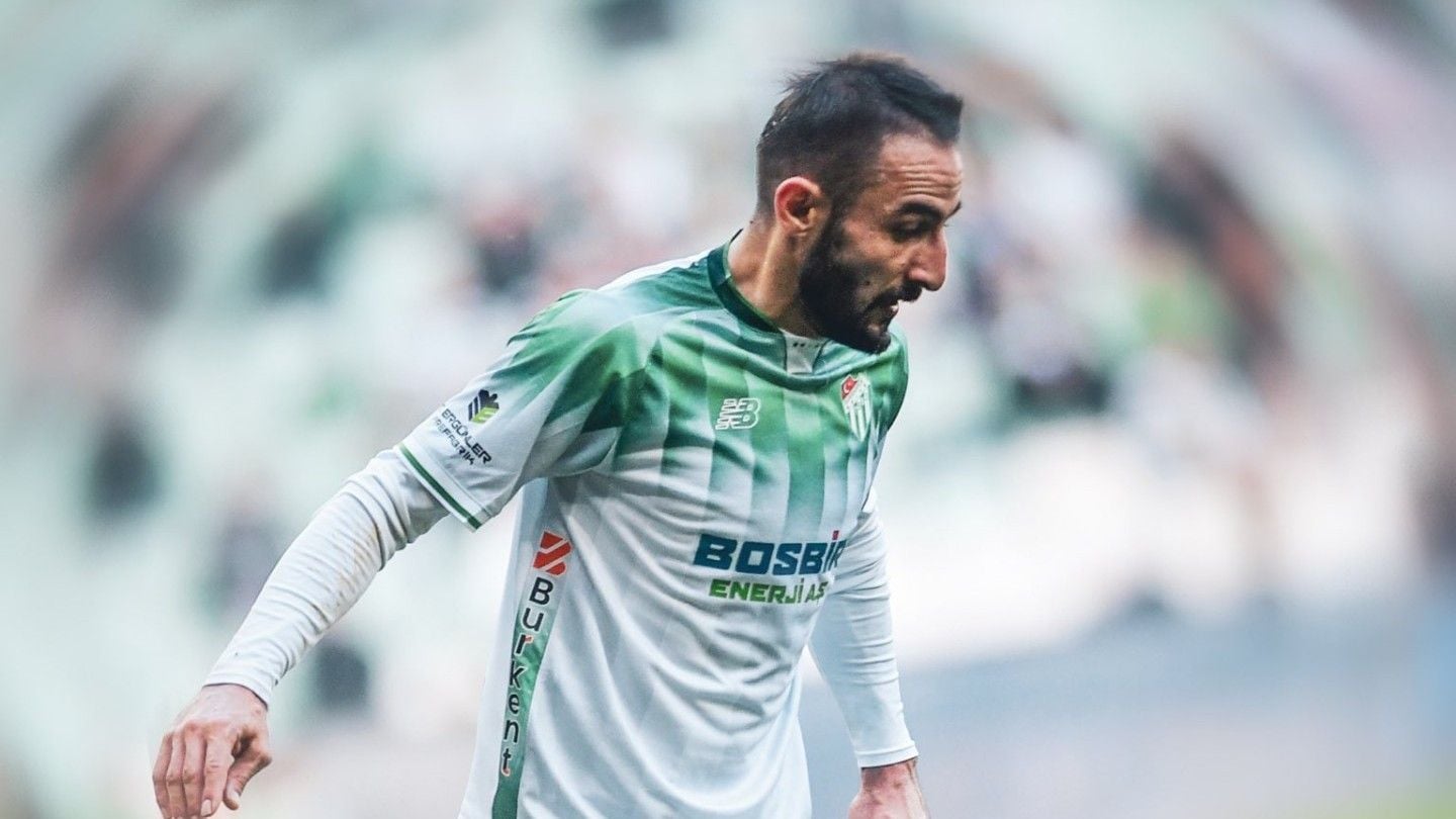 Bursaspor'da ayrılıklar peş peşe: Hamza Gür veda etti